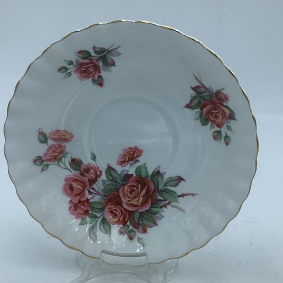 Vintage 1967 Royal Albert England Centennial Rose Bone China Teacup and Saucer - Picture 8 of 12